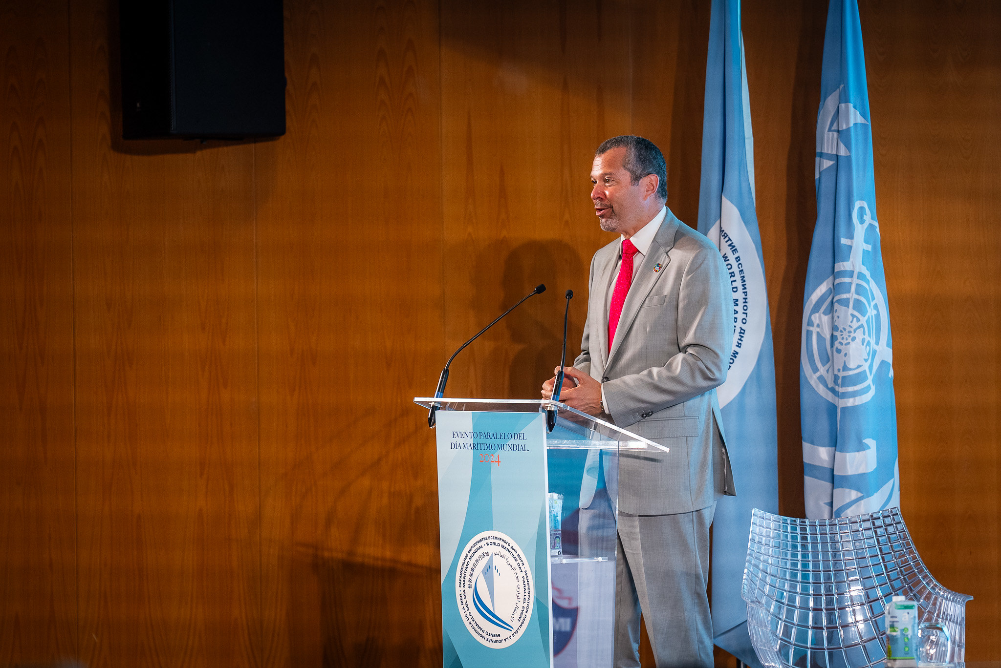 IMO’s generalsekretær, Arsenio Dominguez, taler på World Maritime Day-eventen i Barcelona. Foto: IMO