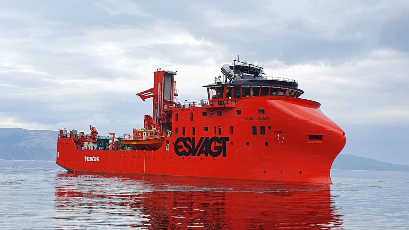With a fleet of 40+ ships in operation, Esvagt travels far and wide on both the North Sea and further afield.